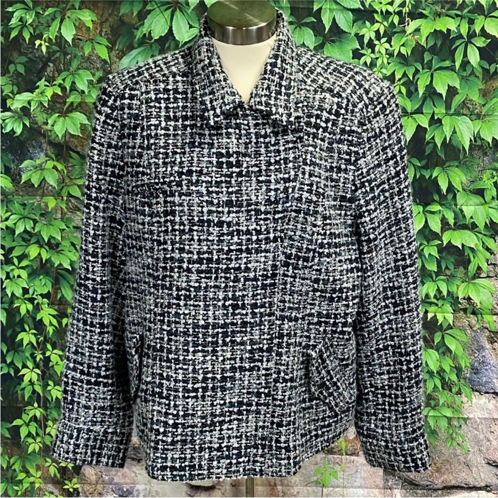 Coldwater Creek Chic Black and White Tweed Asymmetrical Zip Blazer